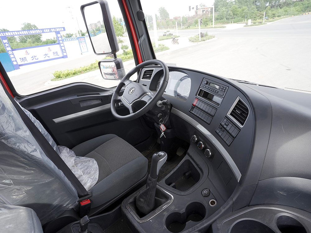 國六陜汽德龍前四后八新飛工16噸五節(jié)直臂吊機隨車吊