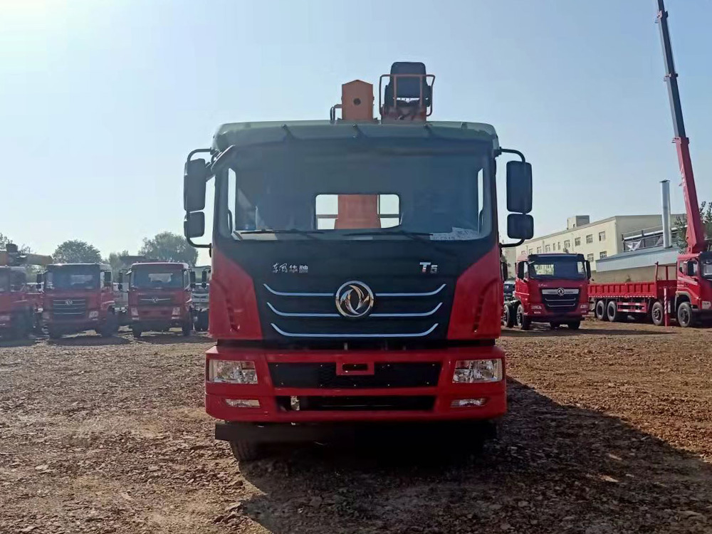 東風華神T5后雙橋駿通12噸四節(jié)臂吊機隨車吊