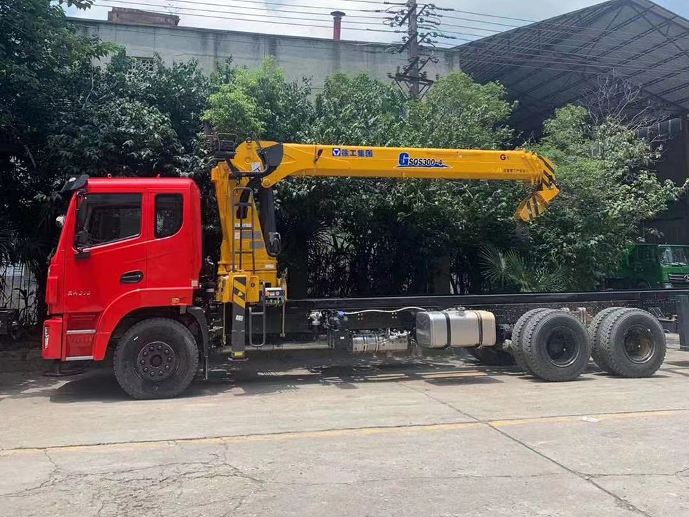 國(guó)六東風(fēng)錦程V6后八輪徐工12噸四節(jié)M系直臂吊機(jī)隨車(chē)吊