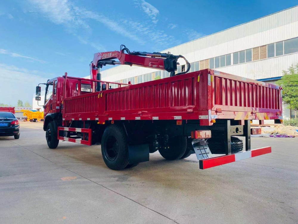 國六東風(fēng)D912長威6.3噸四節(jié)折臂吊機隨車吊